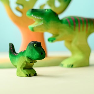 Dinosaure en bois T-Rex Waldorf Jouet tyrannosaure en bois de tilleul fabriqué à la main pour enfants image 8