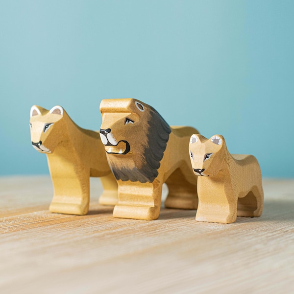 Oak Wood Montessori Lion Set | Handmade Waldorf Animal Wooden Toy | King of the Jungle Figurines