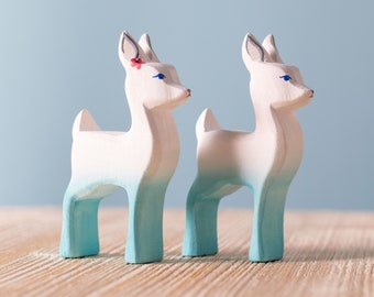 Jouet Waldorf bébé cerf | Figurine Montessori animal de la forêt | Matériau en bois naturel