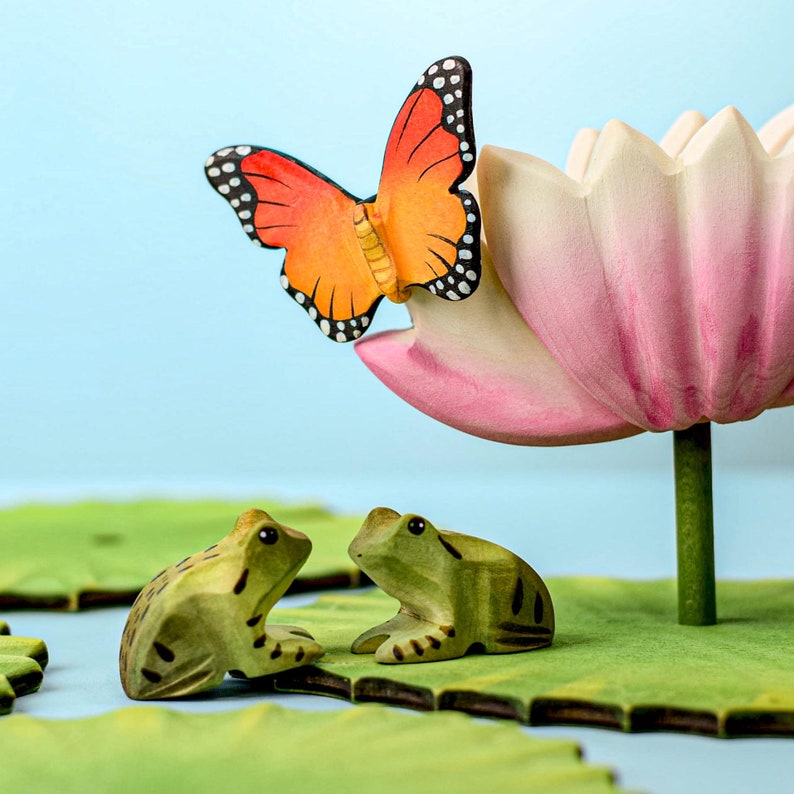 Lotusblume Handgefertigte Holzdekoration Von Waldorf-Deko inspiriert Bild 9