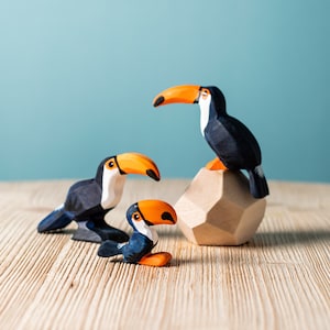 Família de pássaros de madeira Montessori Toucan | Brinquedo educacional Waldorf | Tinta segura para crianças