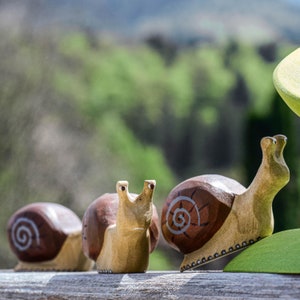 Schnecke Holzfigur Umweltfreundliches Waldorfspielzeug, handgefertigt Bild 5