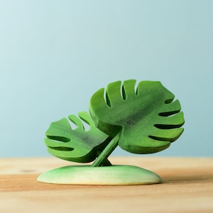 Monstera de madera / Planta tropical hecha a mano / Madera inspirada en la decoración Waldorf hecha por Bumbu Toy