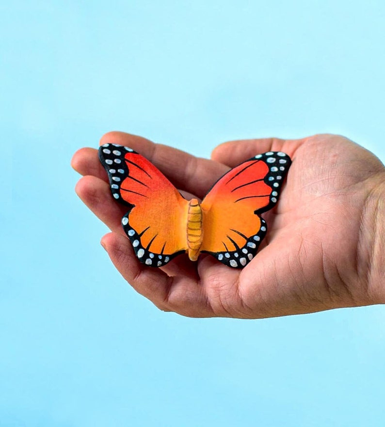 Wooden Butterfly Figure Handmade, Eco-Friendly Waldorf Toy, Artisan zdjęcie 1