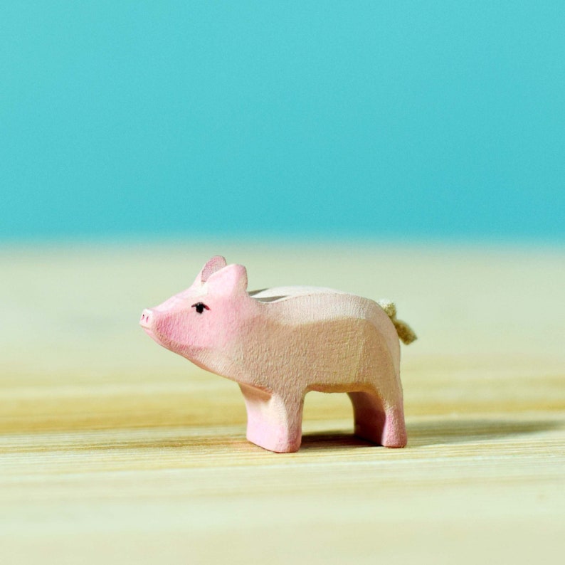 Waldorf inspirierte Schweine Familie Holztier nachhaltige handgefertigte Montessori Figuren Piglet Standing