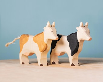 Figura de vaca animal de madera Montessori - Juguete de madera orgánica hecho a mano inspirado en Waldorf