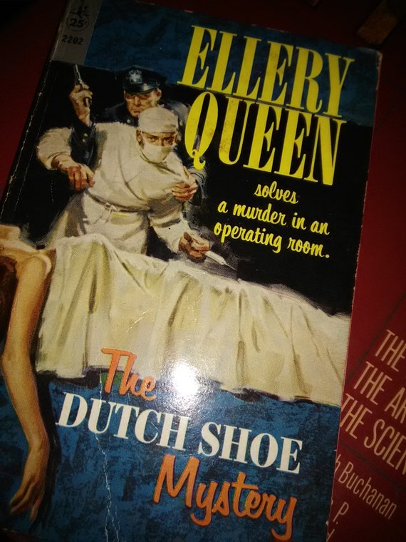 queen shoe cover