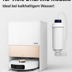 Könnte beinhalten: Ein weißer und goldener Roboterstaubsauger mit einem Wasserfilteradapter. Der Text auf dem Bild lautet "Wassertank-Filteradapter für viele DREAME Modelle" und "Ideal bei kalkhaltigem Wasser!"