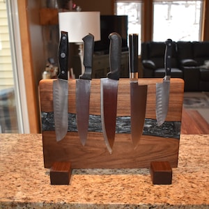 Magnetic knife rack, knife rack, walnut knife holder, Epoxy wood magnetic knife holder, knife block, Housewarming gift, Wood knife holder