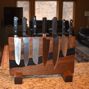 Magnetic knife rack, knife rack, walnut knife holder, Epoxy wood magnetic knife holder, knife block, Housewarming gift, Wood knife holder