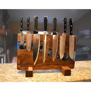 Magnetic knife rack, knife rack, walnut knife holder, Epoxy wood magnetic knife holder, knife block, Housewarming gift, Wood knife holder