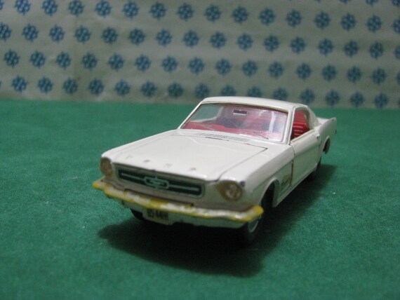 dinky toys ford mustang 161