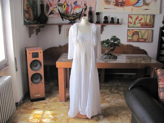 Vintage Woman - Gorgeous Nightgown/Dressing Gown w
