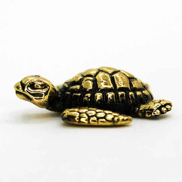 Handmade Sea Turtle Figurine - Miniature Tortoise Collectible for Animal Lovers - Small Turtle Gift Ornament for Home Decor