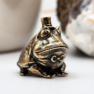 Brass Toad Figurine: Tiny Gentleman Animal Trinket