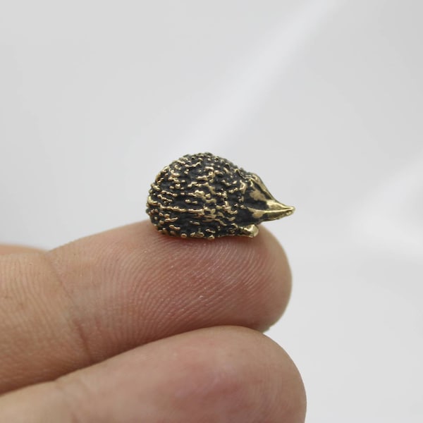 Hedgehog Figurine, Brass Small Animal Gift, Miniature Trinket, Handmade Collectible Tiny Figure 1pcs