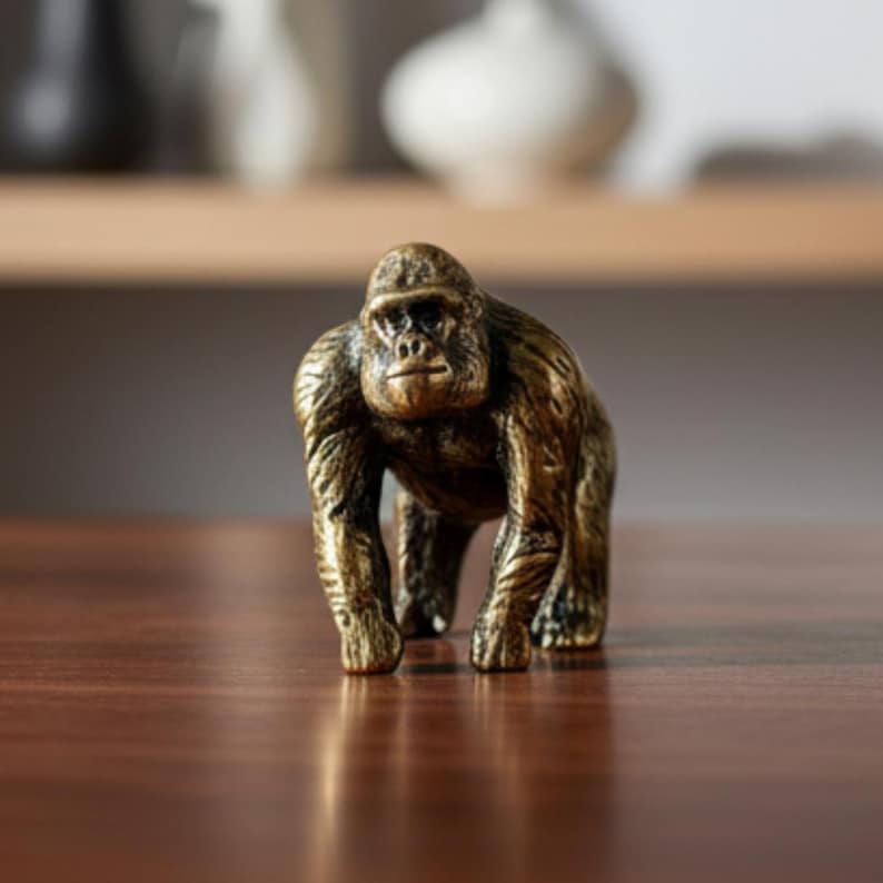 Handmade Brass Gorilla Figurine: Small Silverback Monkey Ornament Bild 2