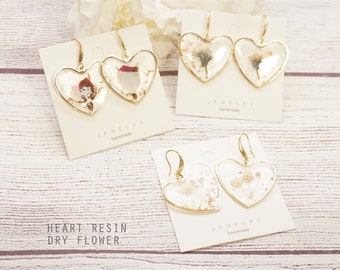 Dried Flower Resin Heart shape Earings