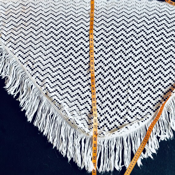 Boho White Triangle  Shawl, Fringed Triangle Yarn… - image 9