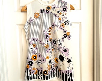70s Mod Flower Power Blouse, Polyester Knit Pop Art Graphic Sleeveless Top, Size XS