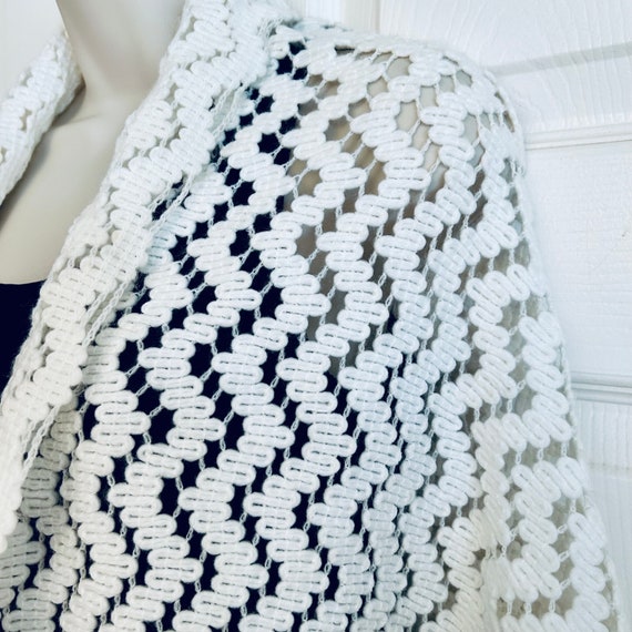 Boho White Triangle  Shawl, Fringed Triangle Yarn… - image 6