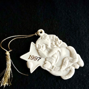1997 Lenox Porcelain Christmas Ornament, Santa Holds Star, Gold Lettering