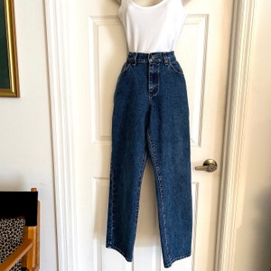 80s-90s Lee Riders High Waist Jeans, Mom Jeans, 100% Cotton Relaxed Fit, Tapered Leg, Waist 32,
