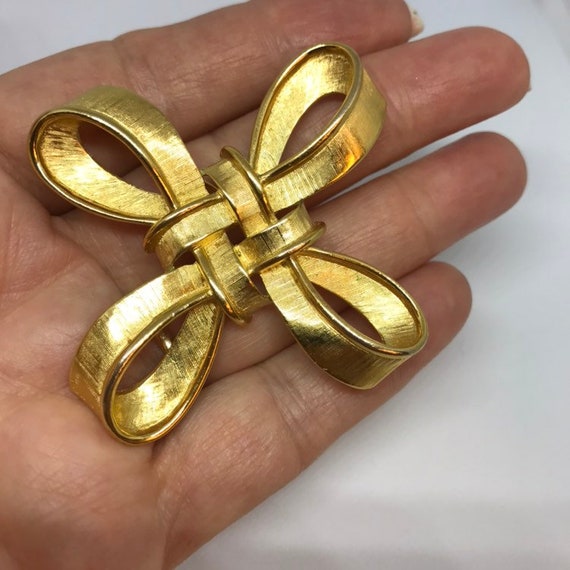 Trifari Signed Knotted Double Bow Brooch | Brushe… - image 2