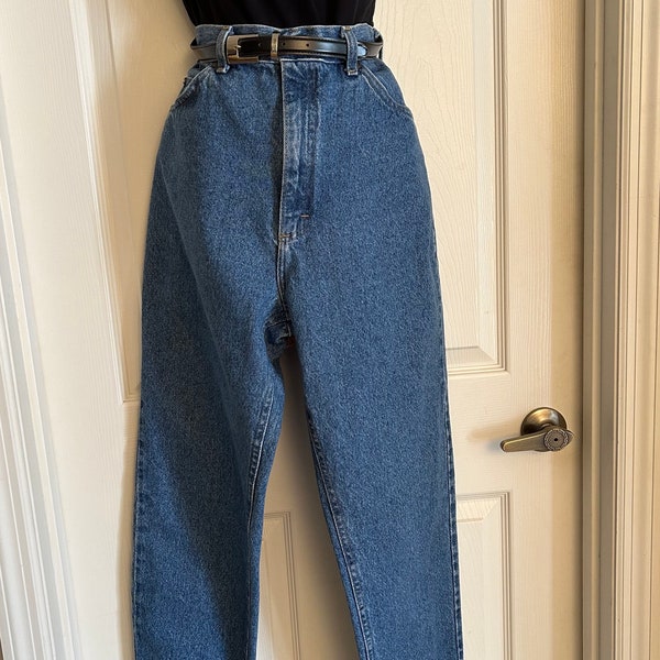 80s Lee High Waist Jeans, Stone Washed Mom Jeans, 100% Cotton Relaxed Fit, Tapered Leg,  Modern Size 8, Waist 29,