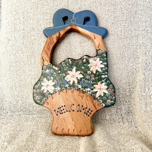 Vintage Wood WELCOME Wall Art, Painted Wood Basket Plaque, Hand Painted Rustic Wood Sign, Lightly DISTRESSED