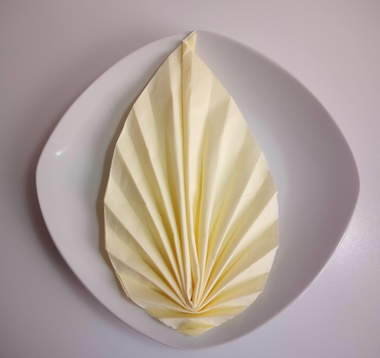 Leaf shape napkins readymade prefolded 10 pieces / set Etsy