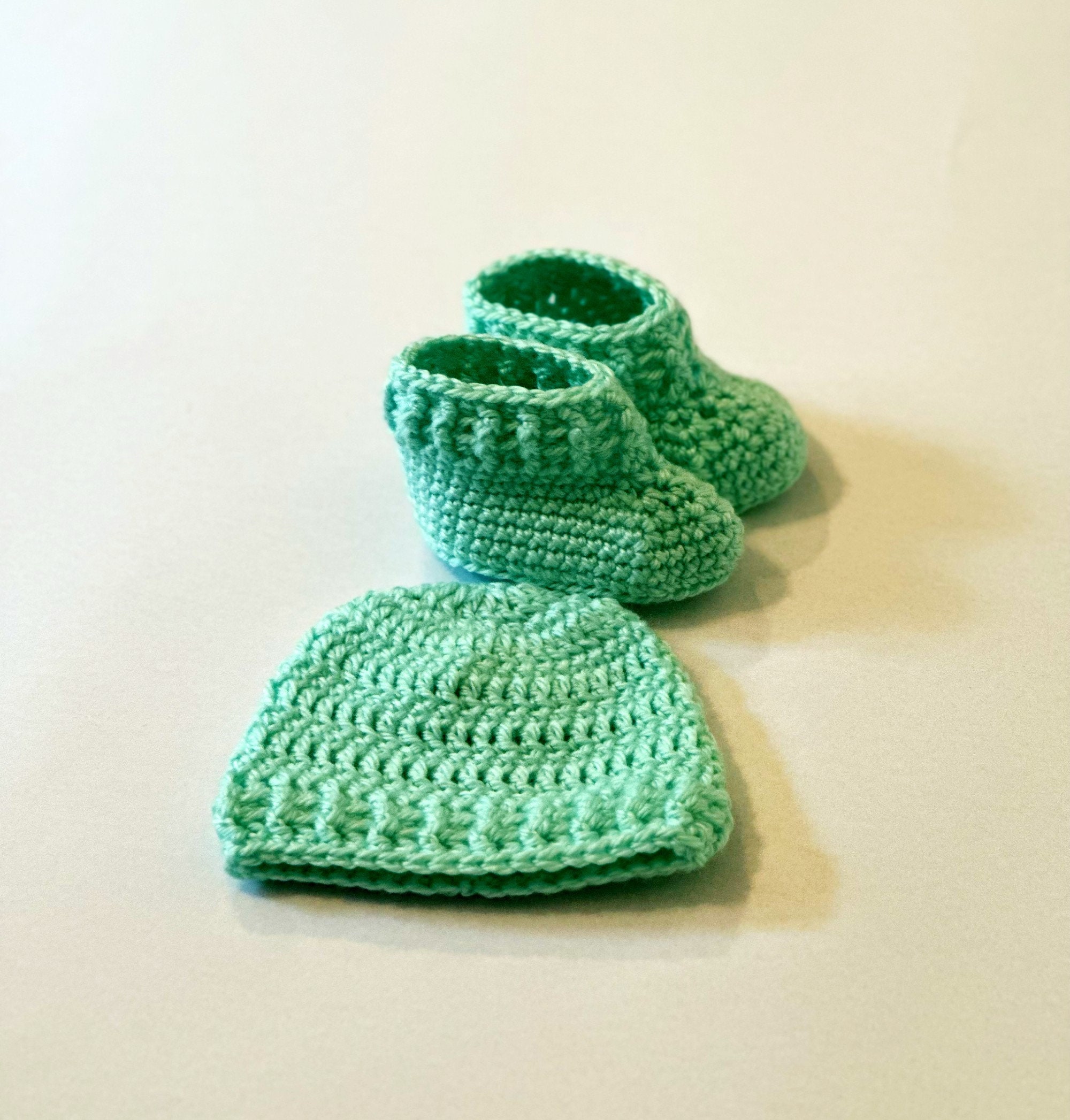 33 Baby Hat Crochet Patterns for Keepsake Gifts, Photo Props, and Everyday Wear 15 Newborn Baby Crochet Hat and Booties Patterns