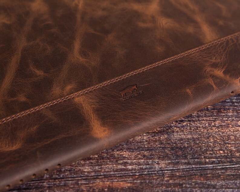 smooth hard shell suitcase