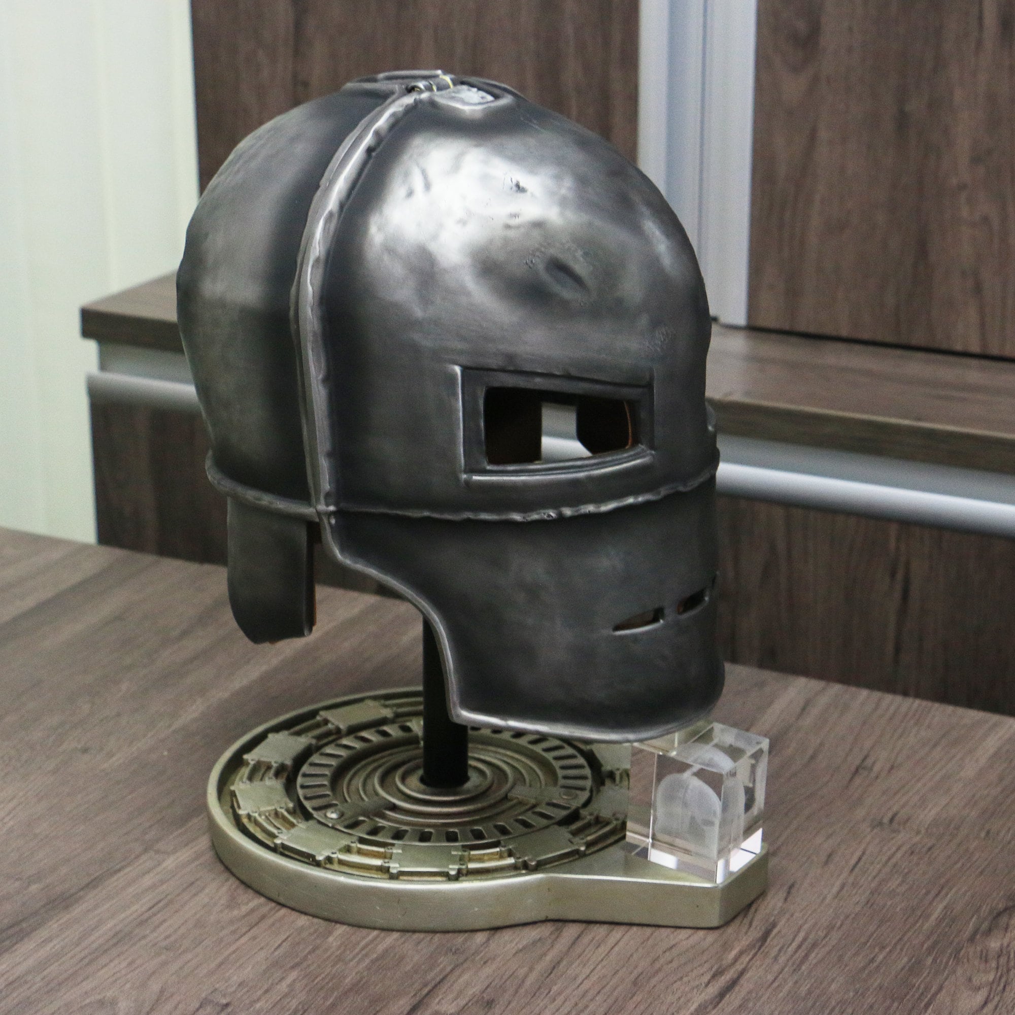 Casco iron man metal deals
