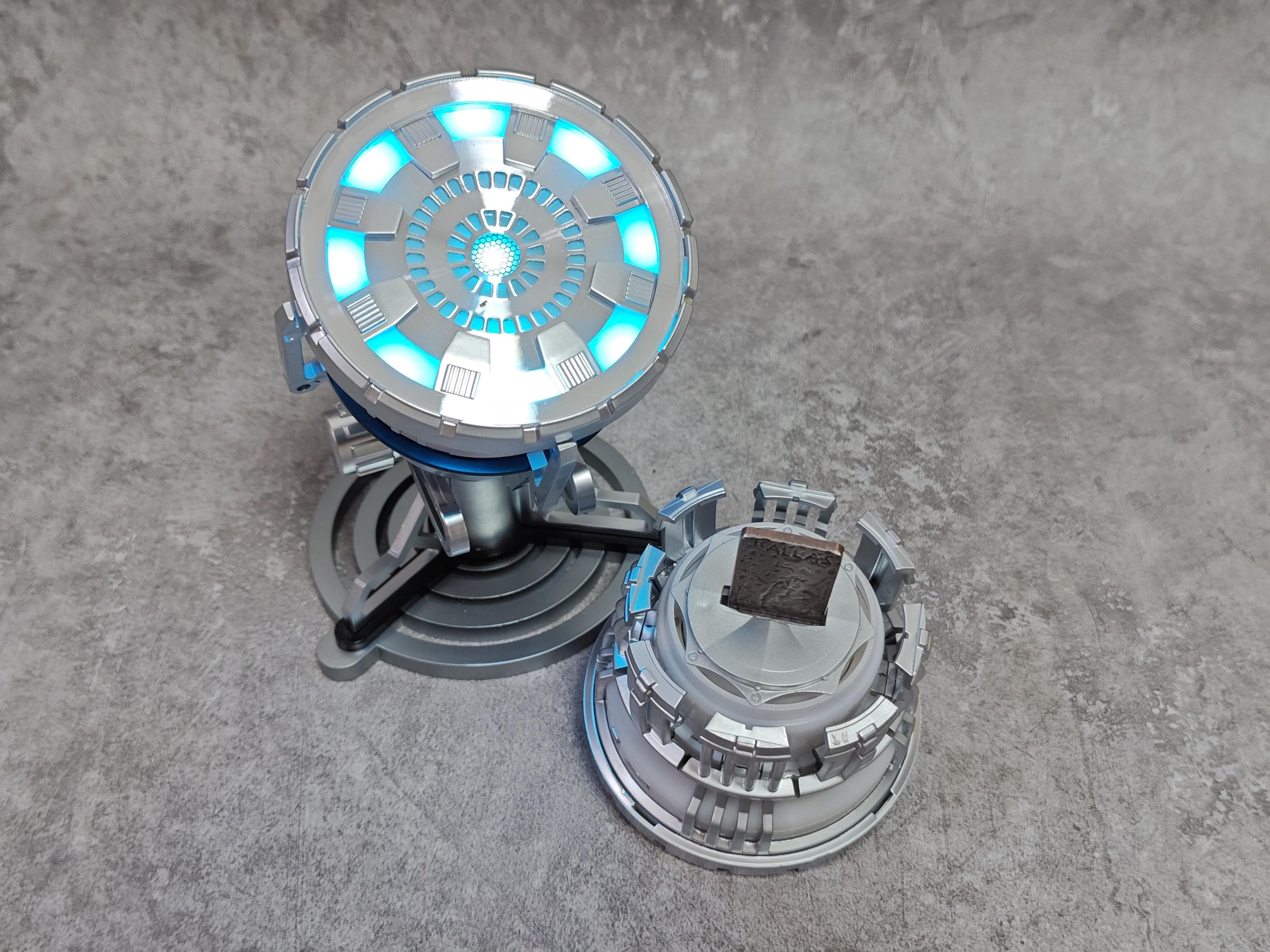 アイアンマン アークリアクター モデルランプ トニースターク MK1