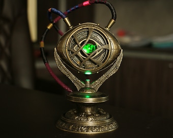 Dr Strange Eye of Agamotto Necklace Doctor Strange in the Multiverse of Madness Metal 1/1 Scale Eye of Agamotto Cosplay Movie Prop Replica