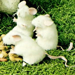 PDF / Vintage Sewing Pattern / Fur White Mice Pattern / Toy Dolls /Soft Body /Plush Stuffed