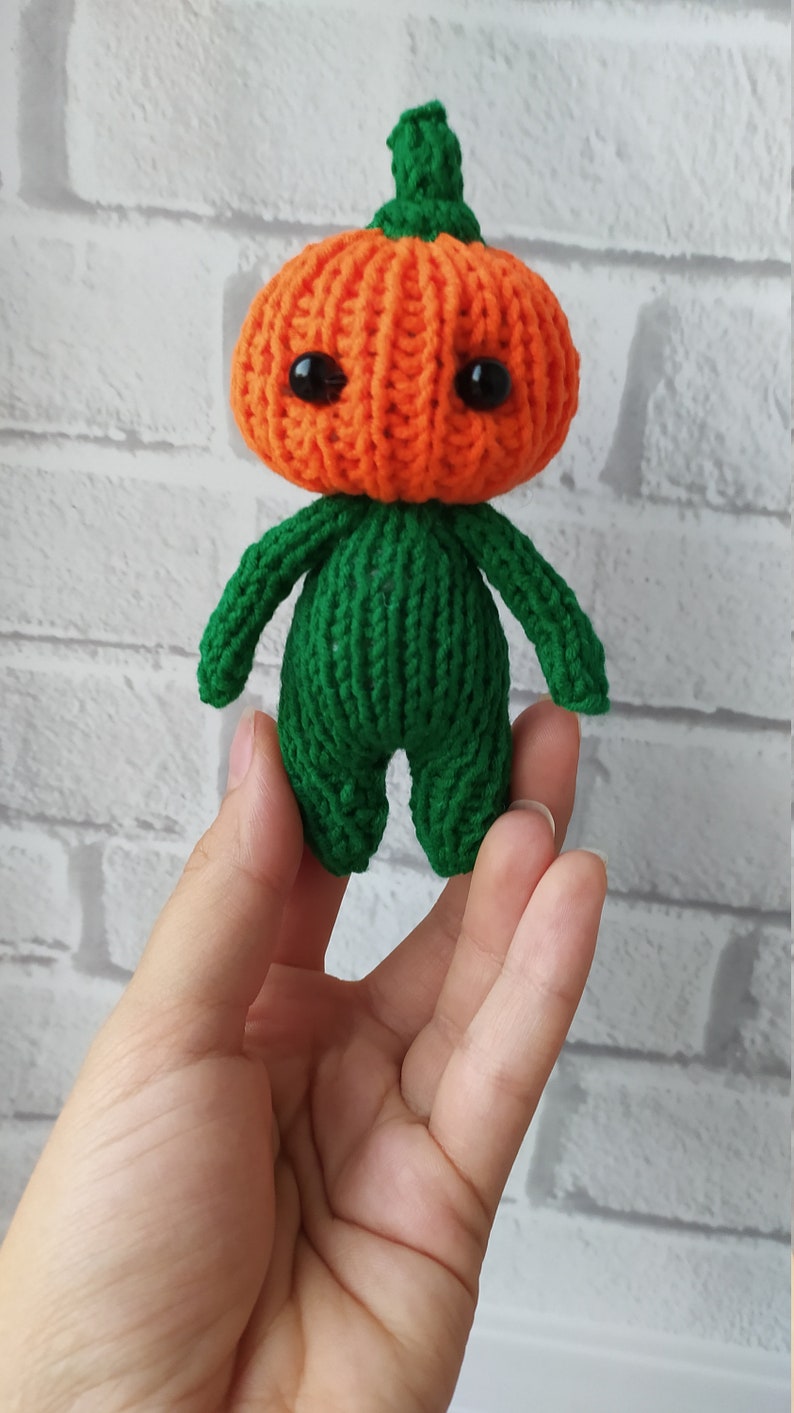 Easy Knitted Pumpkin Pattern Halloween toy knitting pattern Pumpkin baby toy Keychain pumpkin pattern image 7