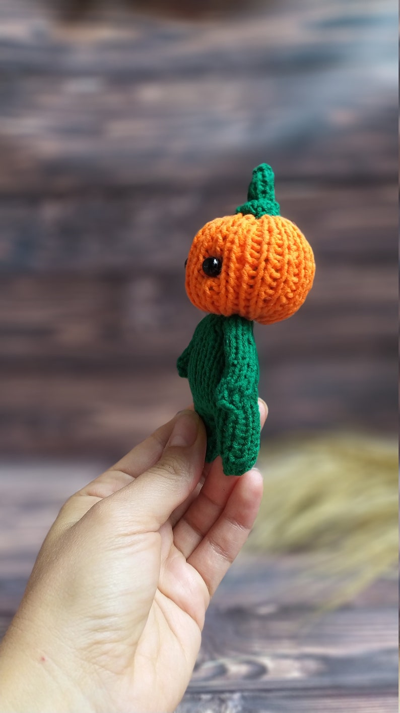 Easy Knitted Pumpkin Pattern Halloween toy knitting pattern Pumpkin baby toy Keychain pumpkin pattern image 4