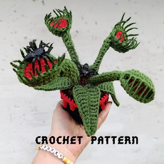 Venus fly trap crochet pattern. Halloween plants pattern. Halloween home decor pattern. PDF tutorial gothic horror crochet