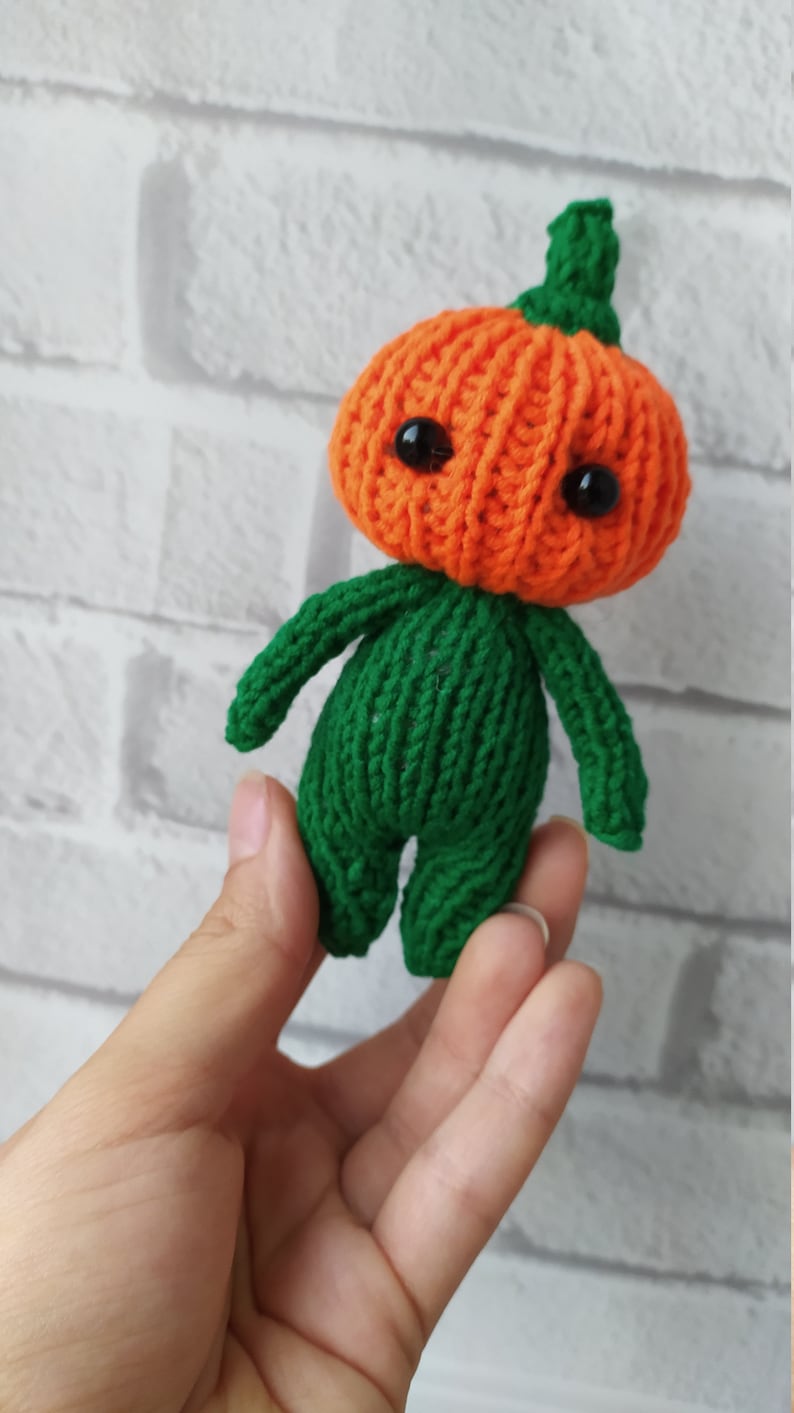 Easy Knitted Pumpkin Pattern Halloween toy knitting pattern Pumpkin baby toy Keychain pumpkin pattern image 10