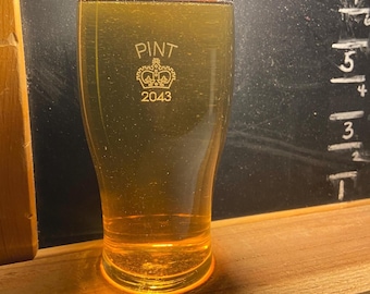 British Stamped Crown Irish Stout Tulip Beer Glass 20 oz
