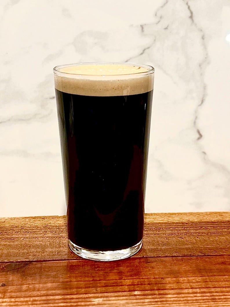 Original Irish Stout Beer Glass on the Guinness Posters Original Guinness Glass 20 oz bild 3