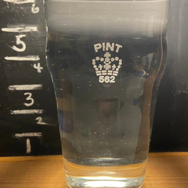 British Crown Stamp Pint Beer Glass UK Pint Number 562 British Crown Imperial Pint Nonic No-Nik England Beer Glass 20 oz