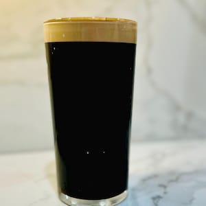 Original Irish Stout Beer Glass on the Guinness Posters Original Guinness Glass 20 oz bild 1