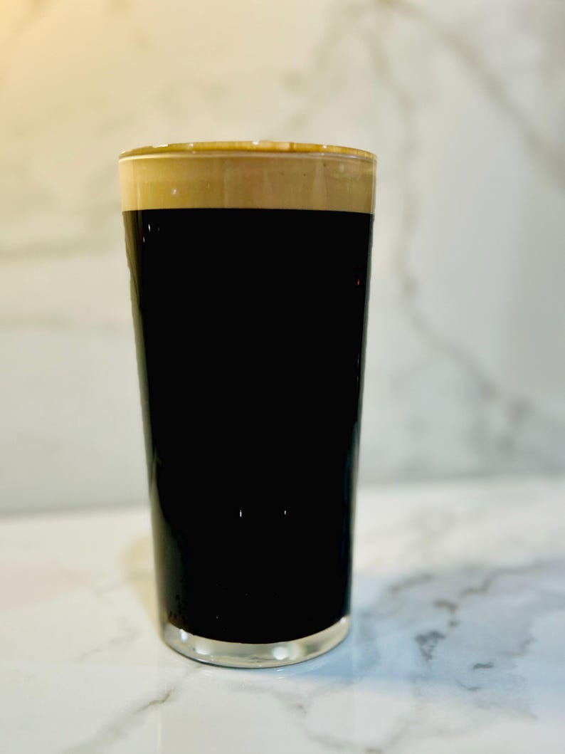 Original Irish Stout Beer Glass on the Guinness Posters Original Guinness Glass 20 oz bild 1