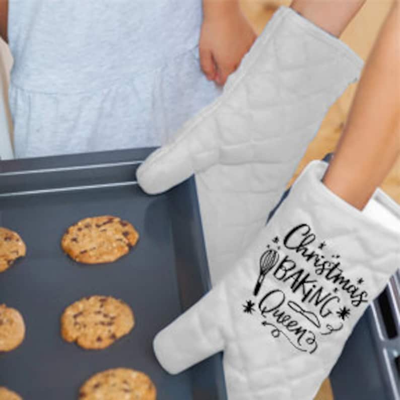 Christmas Baking Queen SVG, Potholder Svg, Funny Christmas, Oven Mitt