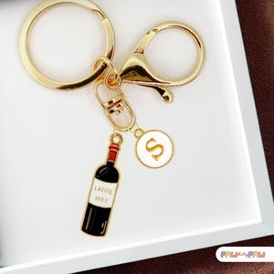 Wine Bottle Keychain - Elegant Red Wine Charm - Wine Lover Keyring - Sommelier Gift - Aesthetic Wine Accessory for Women & Men-K-A024-1