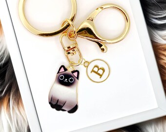 Cute Siamese Cat Enamel Keychain with Personalized Monogram Letter Charm, Fun Kawaii Gold-Plated Keyring, Cute Gift for Cat Lovers-K-A004-2