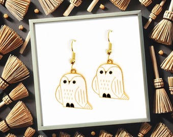 White Owl Earrings - Magical Wizard Pet Jewelry for wizard Fans and Night Owl Enthusiasts - ERA-A074-2